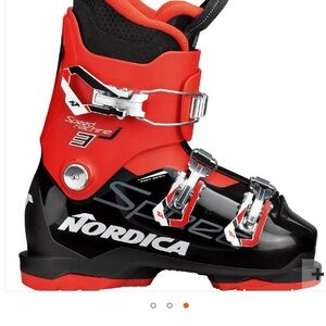 Nordica Kids Ski Boots - Red and Black size 22-22.5